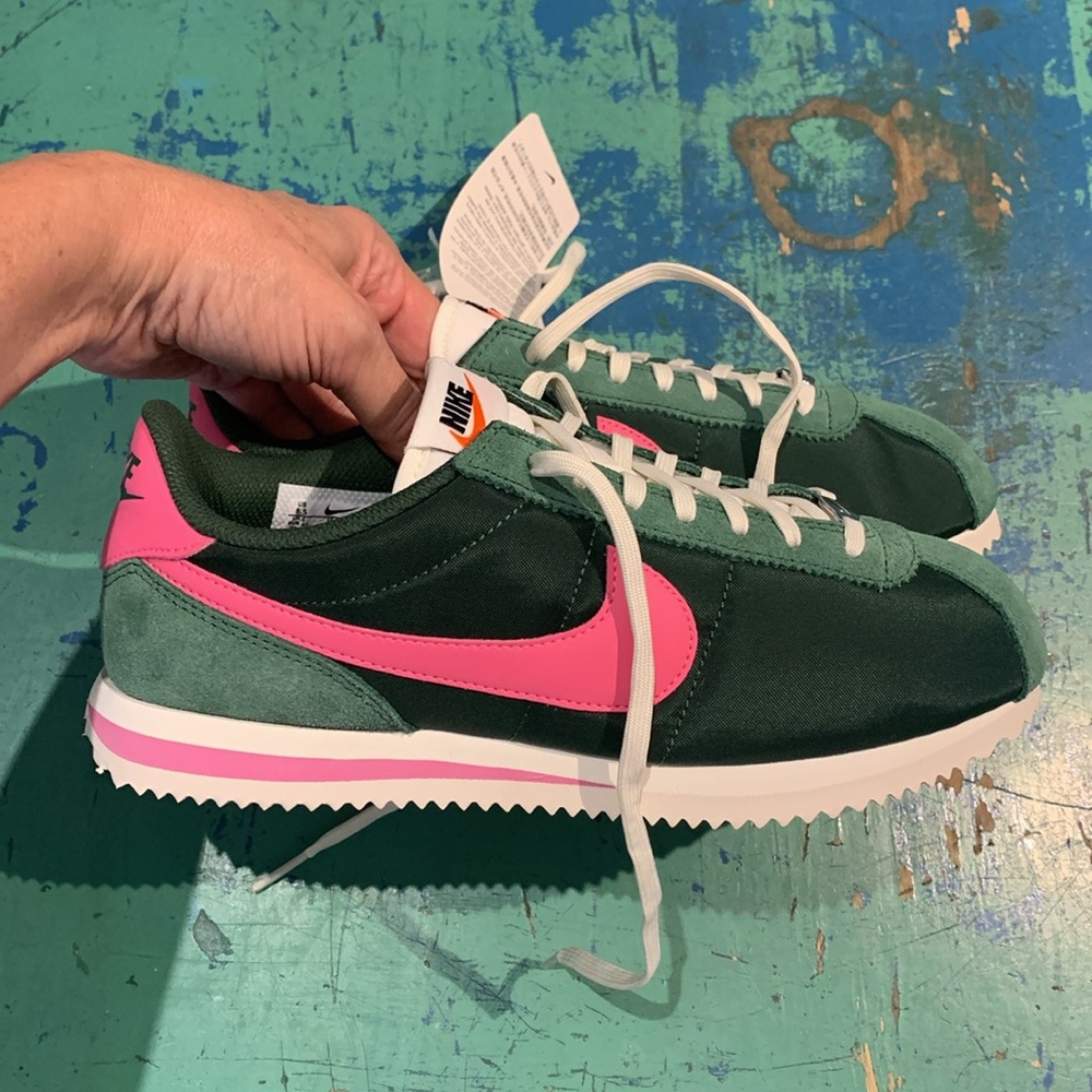 BNWT Nike Cortez Sneakers Fir & Pinksicle